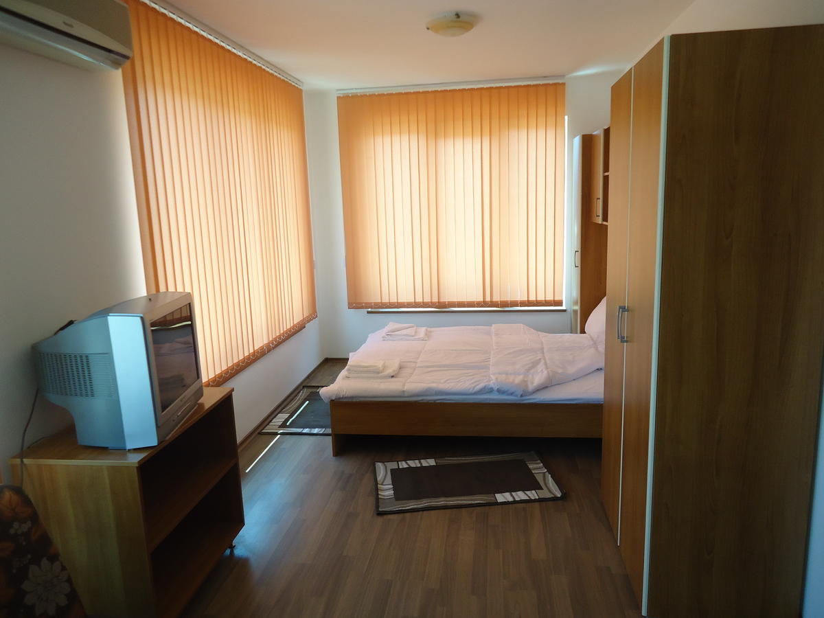 Гостевой дом Adri Guest House Несебр-7